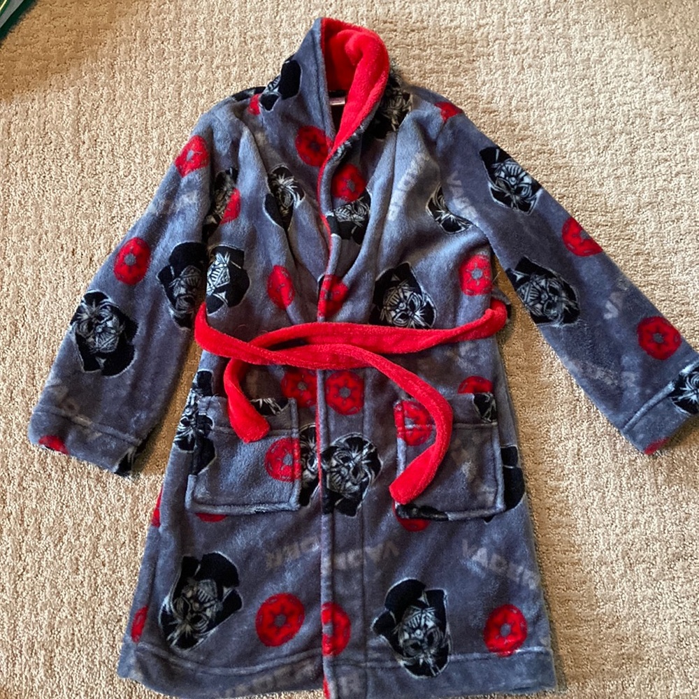 VGUC fleece Star Wars Darth Vader robe! Size 8